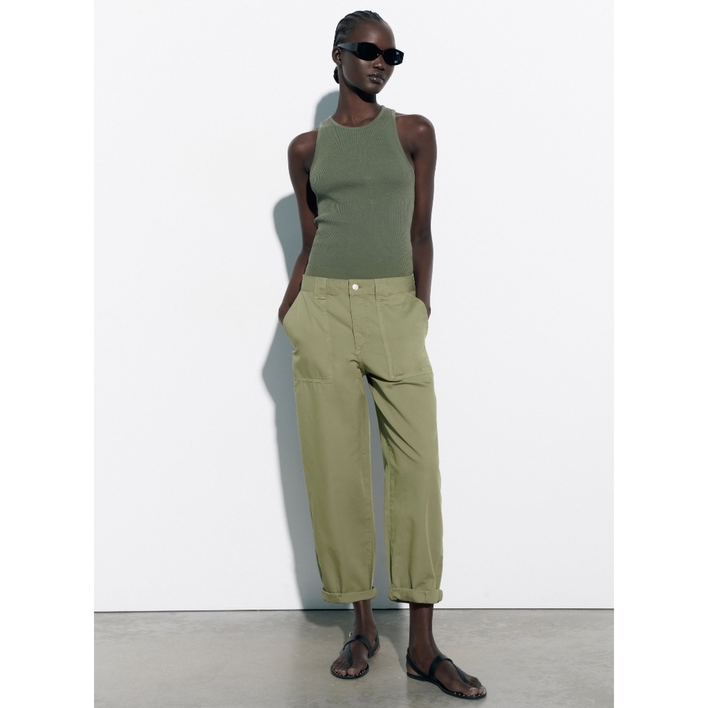 Zara cuffed cargo pants in Khaki